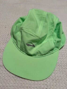 Brooks Neon Green Performance Running Cap with Reflective Logo